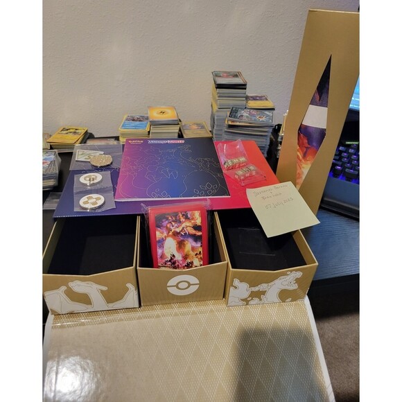 Charizard Ultra Premium Collection Box w/ Accessories Sword & Shield Pokémon TCG - Picture 2 of 3